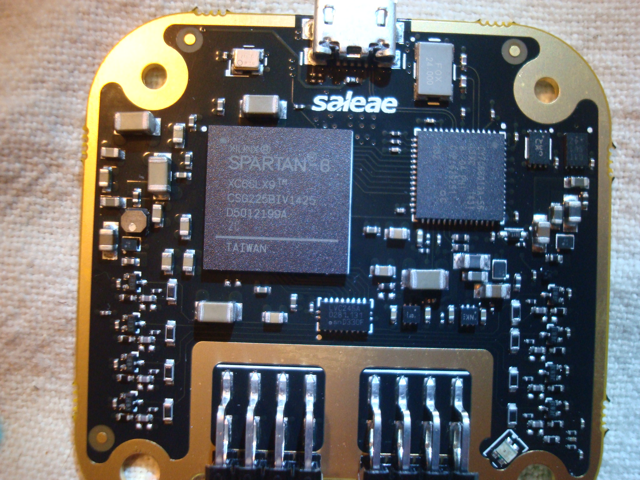 Saleae Logic8 board bottom.jpg